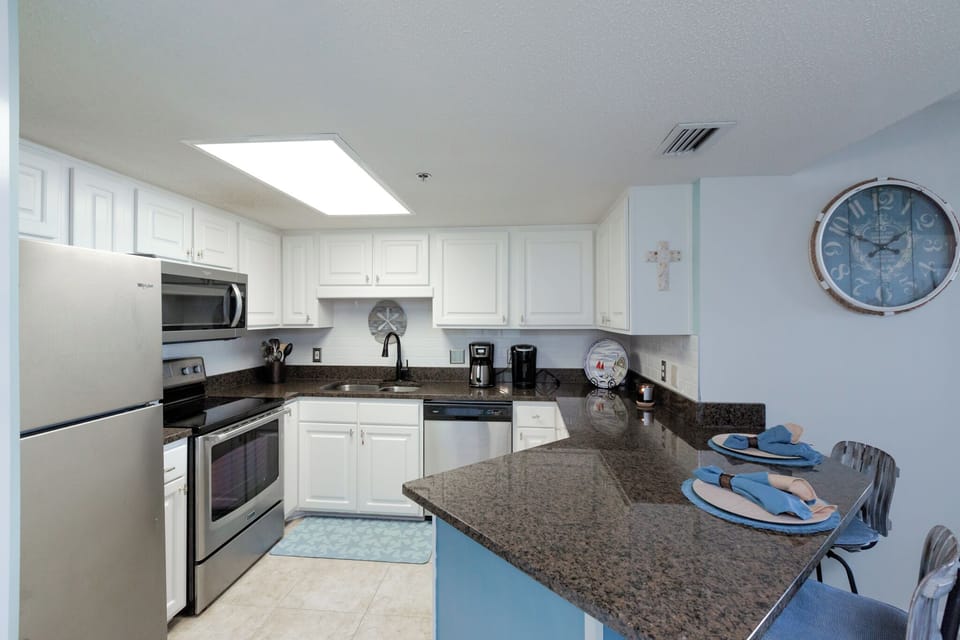 FULL STOCKED KITCHEN FOR ALL OF YOUR COOKING NEEDS, PLUS KEURIG & COFFEEMAKER