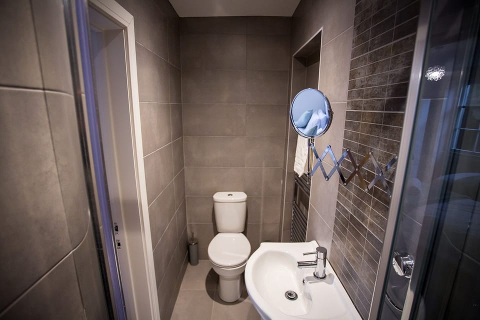 Bedroom 1 Ensuite