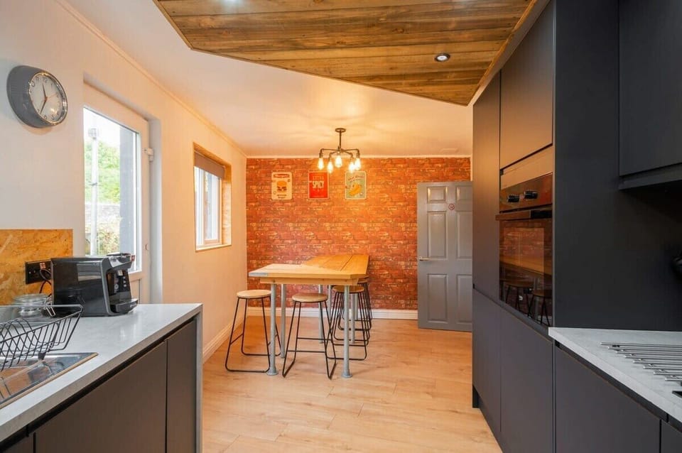 Kitchen dining room