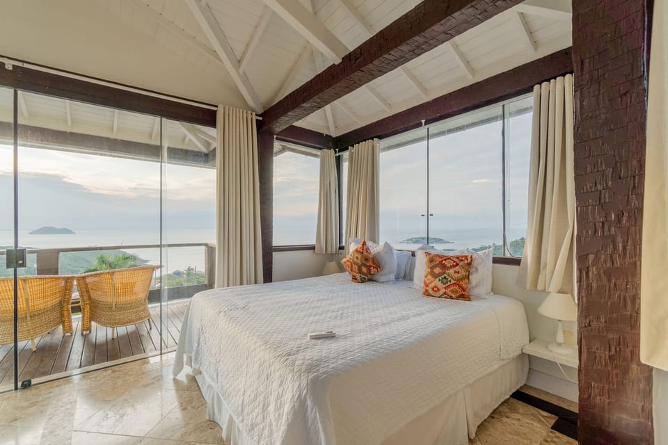 Presidential Suite | Minibar, laptop workspace, blackout drapes, WiFi (free)