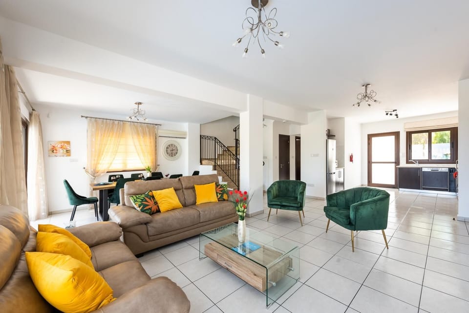 Villa Oceanus H3 by Ezoria Villas (6950)