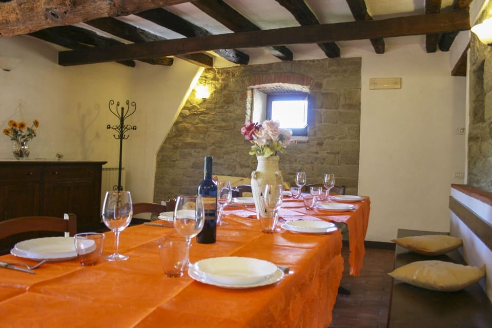 Furniture, Interior Design, Table, Wood, Ceiling, Dining Room, Tableware, Kitchen & Dining Room Table, Flooring, Tablecloth