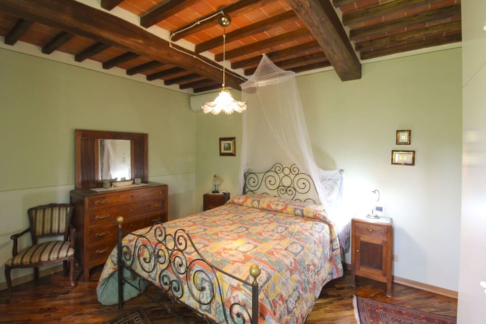 Furniture, Bed, Interior Design, Bedroom, Wall, Bedding, Bed Sheet, Wood, Ceiling, Flooring
