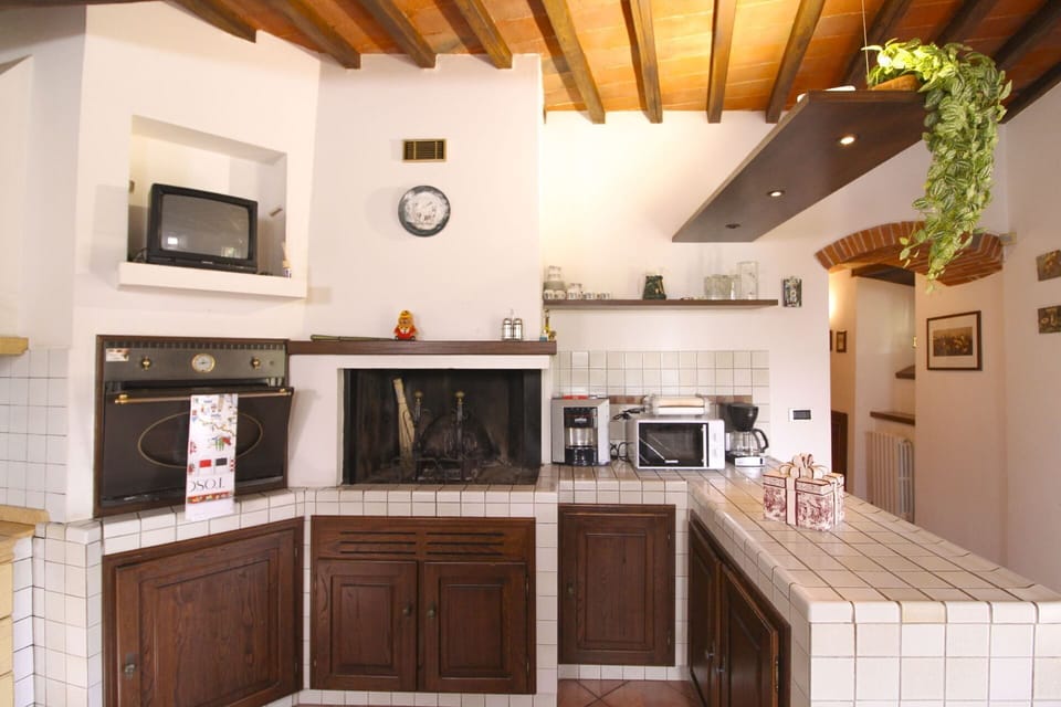 Kitchen, Interior Design, Kitchen Appliance, Furniture, Flooring, Wood, Countertop, Major Appliance, Kitchen Stove, Ceiling