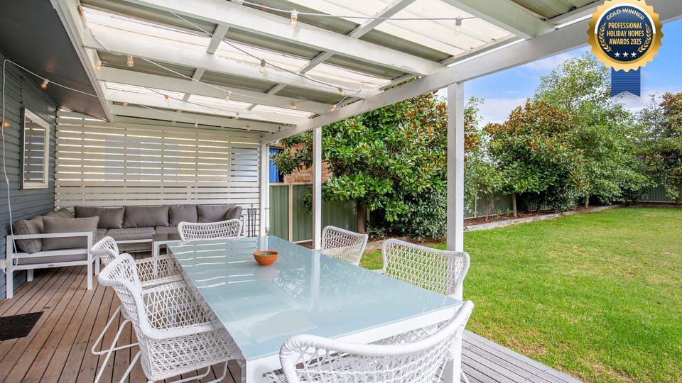 Fantastic deck with outdoor lounge and dining overlooking fully fenced pet friendly garden