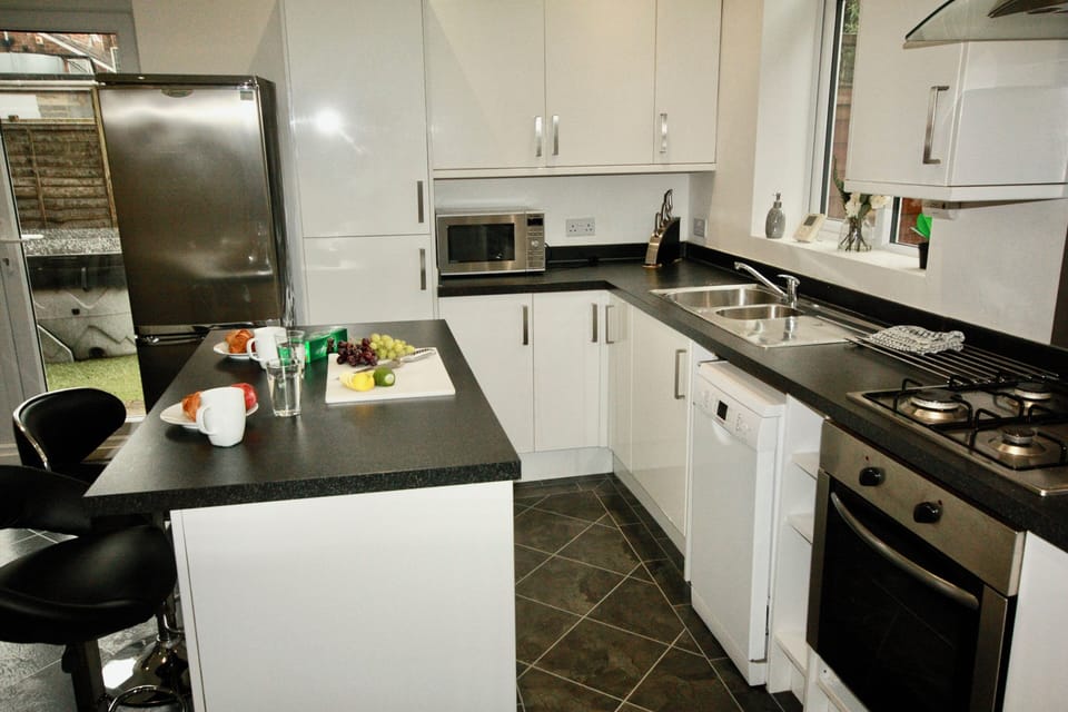 Open plan kitchen for those fun evenings entertaining each other
