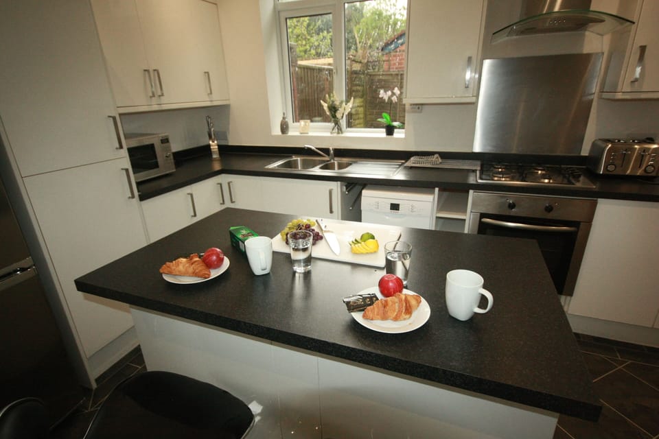 Breakfast bar to sit and enjoy
