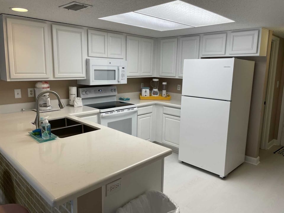 Room, Indoors, Refrigerator, Kitchen, Oven