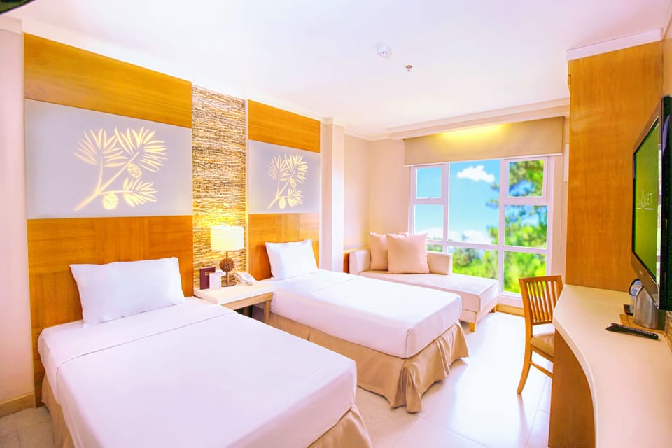 Deluxe Twin Room, 2 Twin Beds | In-room safe, desk, laptop workspace, WiFi (free)
