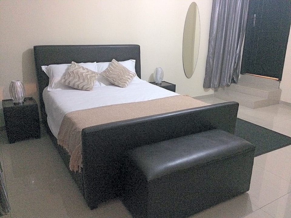 Double Room | Minibar, desk, laptop workspace, blackout drapes