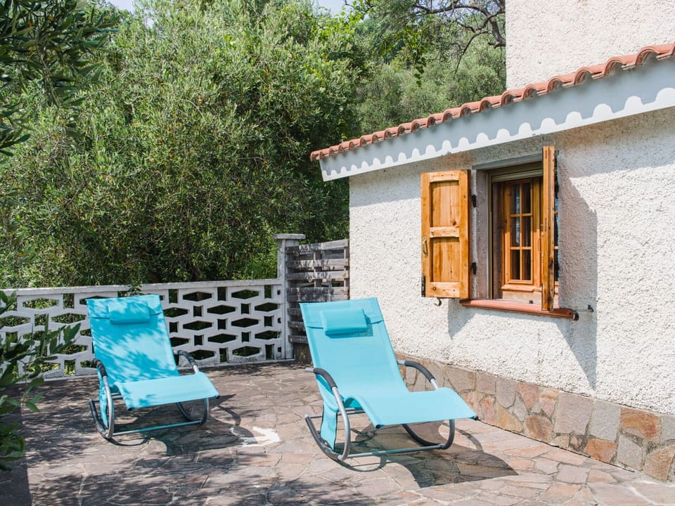 Blue, Furniture, Outdoor Furniture, Chair, Shade, Design, Plumbing Fixture, Tile, Sunlounger, Houseplant