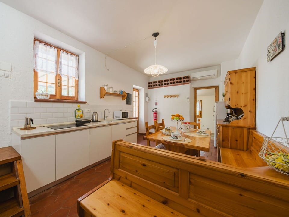 Interior Design, Flooring, Wall, Furniture, Wood, Ceiling, Floor, Kitchen, Cabinetry, Countertop