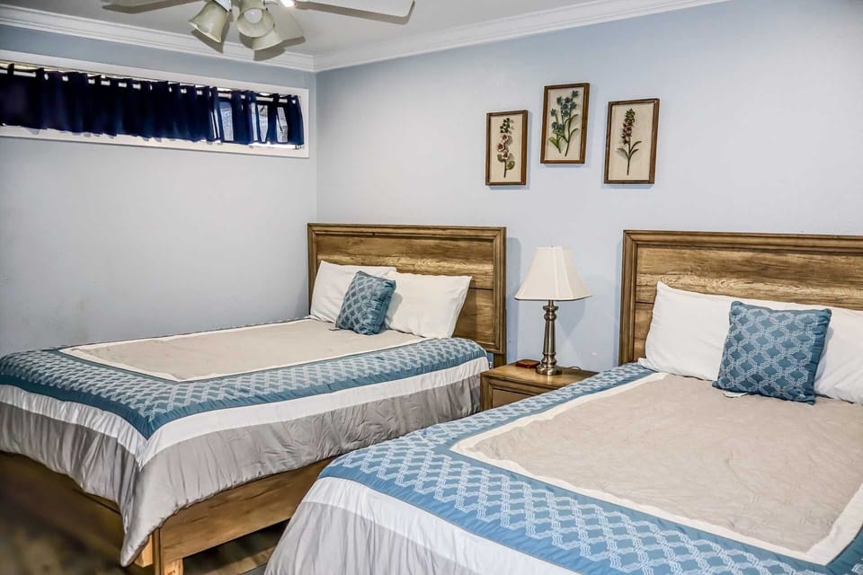 Furniture, Bed, Bedroom, Indoors, Room