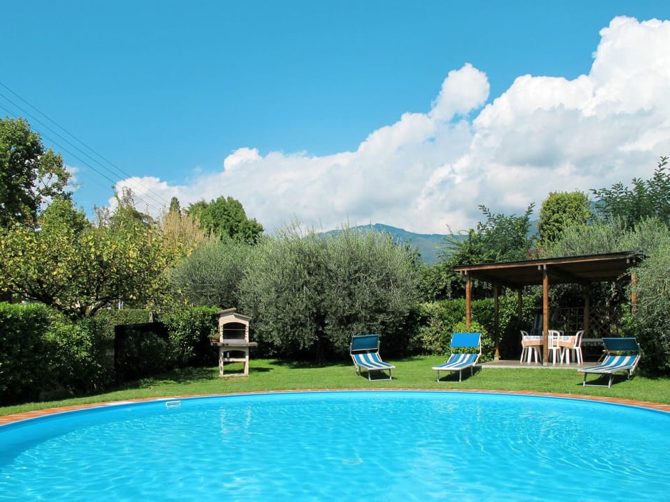 Water, Cloud, Plant, Sky, Swimming Pool, Azure, Blue, Tree, Natural Landscape, Shade