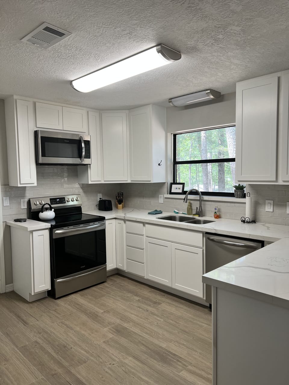 Fully equipped and updated kitchen