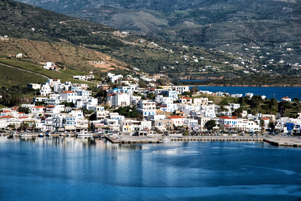 Gavrion is near all major beaches of Andros. It is the perfect spot. 