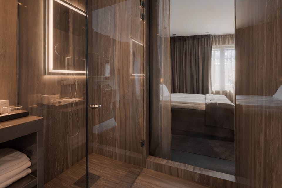 Deluxe Twin Room - room in main building or annex (SPA not included) | Minibar, in-room safe, desk, laptop workspace