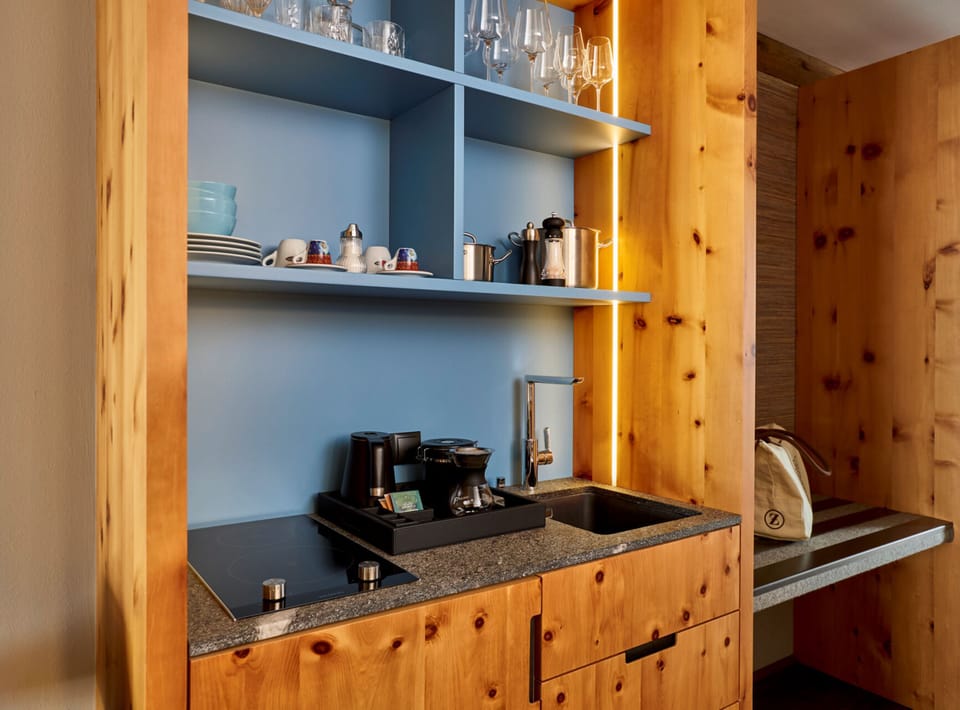 Fridge, stovetop, electric kettle, highchair