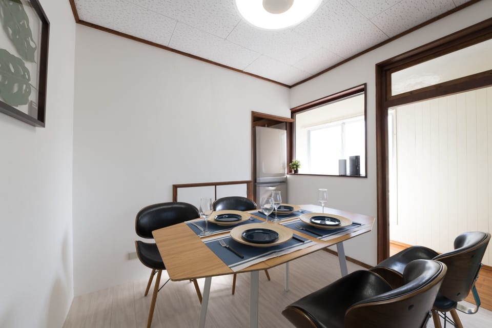 Private Vacation Home | In-room dining
