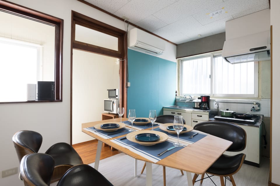 Private Vacation Home | In-room dining