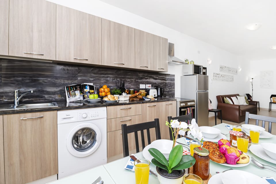 Superior Apartment, 2 Bedrooms (1) | Private kitchen | Full-size fridge, microwave, oven, stovetop