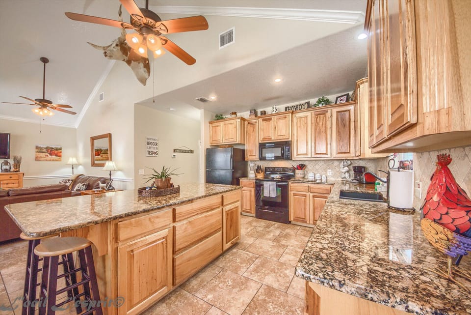 Beautiful granite counter tops!