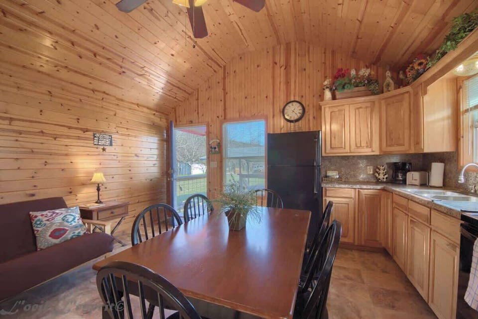Dining area for 6.