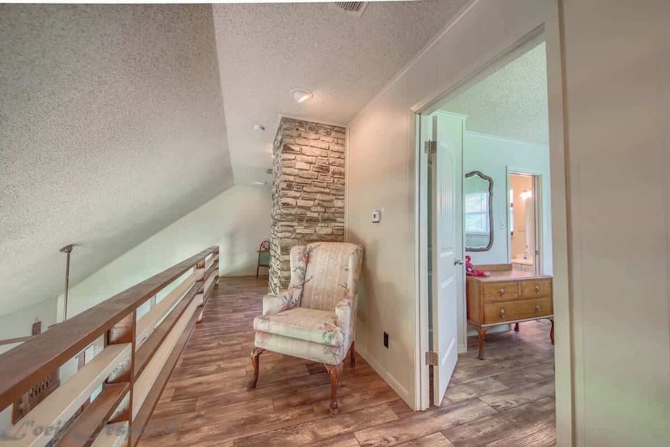 Upstairs loft 