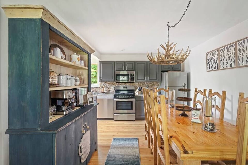 Dining Room & Kitchen.