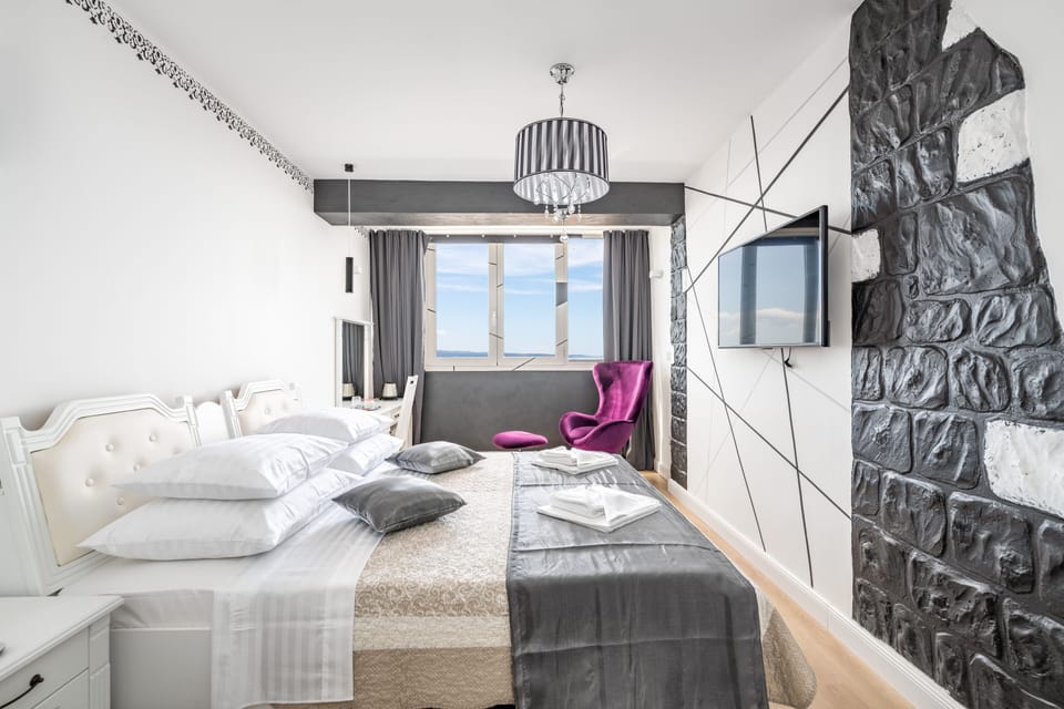 Deluxe Room | Premium bedding, soundproofing, free WiFi, bed sheets