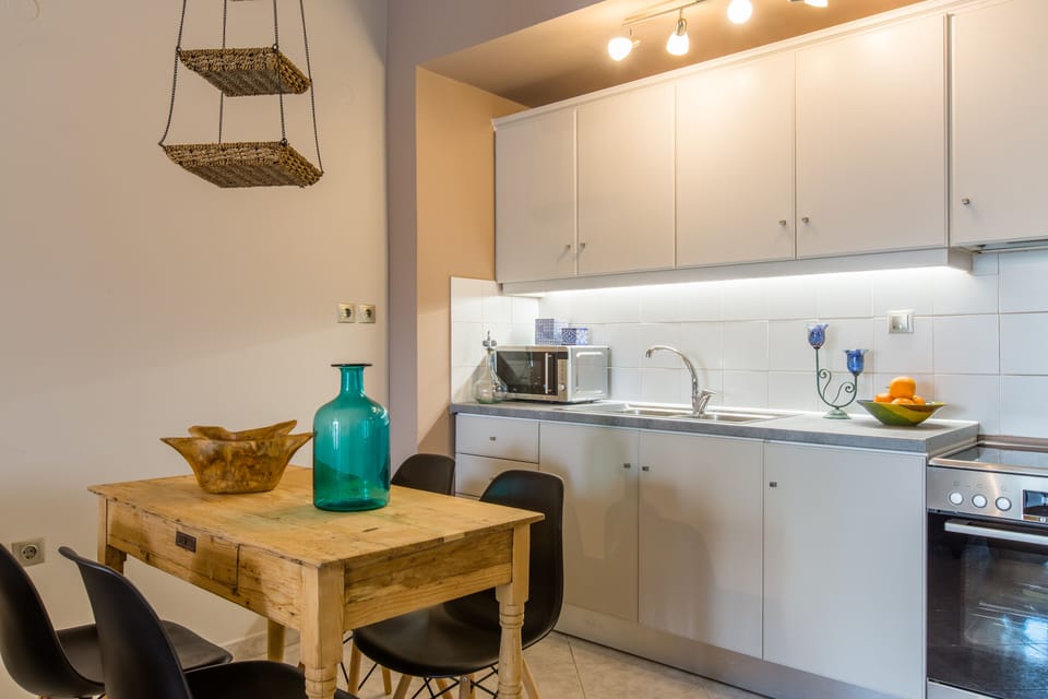 Apartment, 1 Bedroom | Private kitchen | Coffee/tea maker, fridge, microwave, oven