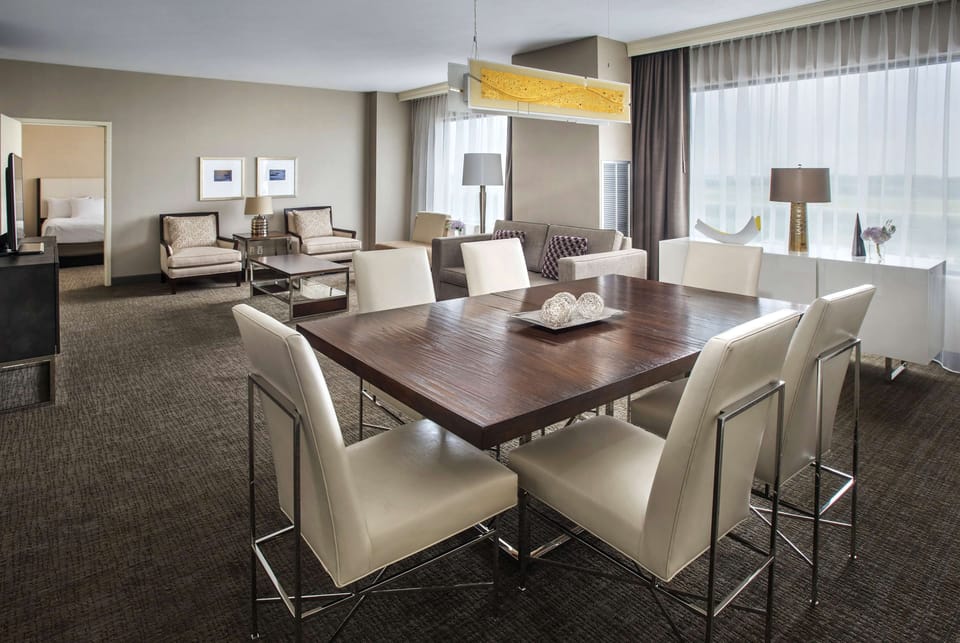 Executive Suite, 1 King Bed | Premium bedding, down comforters, in-room safe, desk