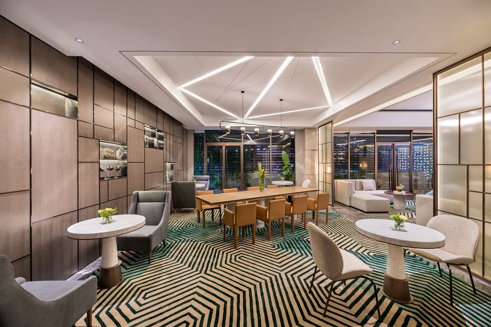 Lobby lounge