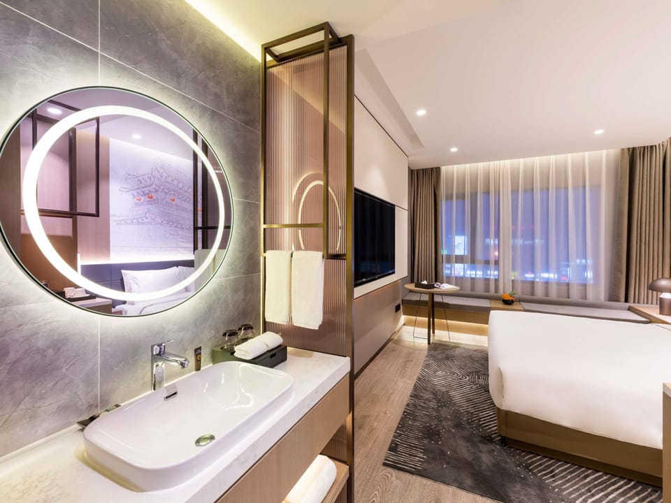Superior Room, 1 King Bed | Down comforters, minibar, in-room safe, blackout drapes