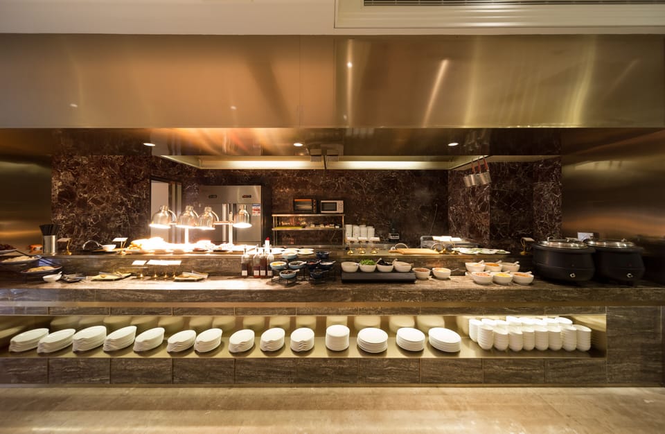 Daily buffet breakfast for a fee