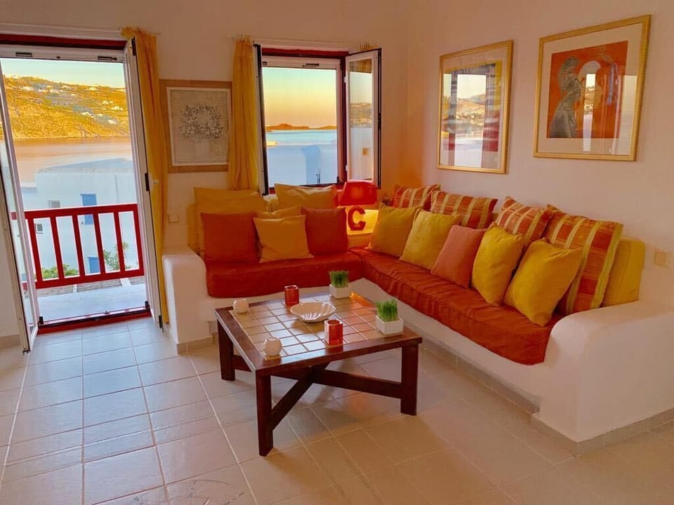 Apollon House Living with Sea View