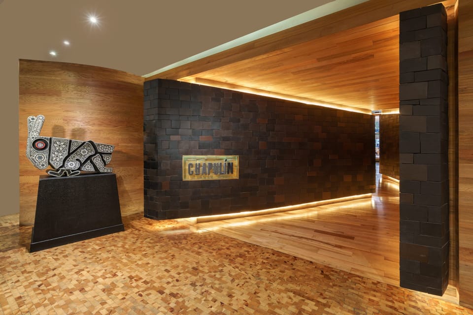 5 restaurants, breakfast, lunch, dinner served; French cuisine