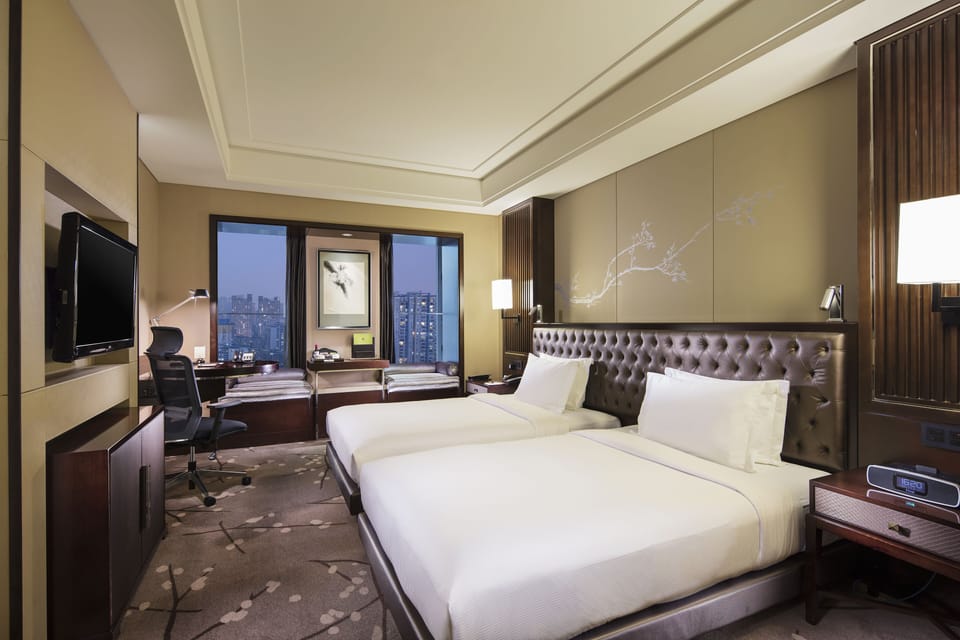1 bedroom, premium bedding, down comforters, in-room safe