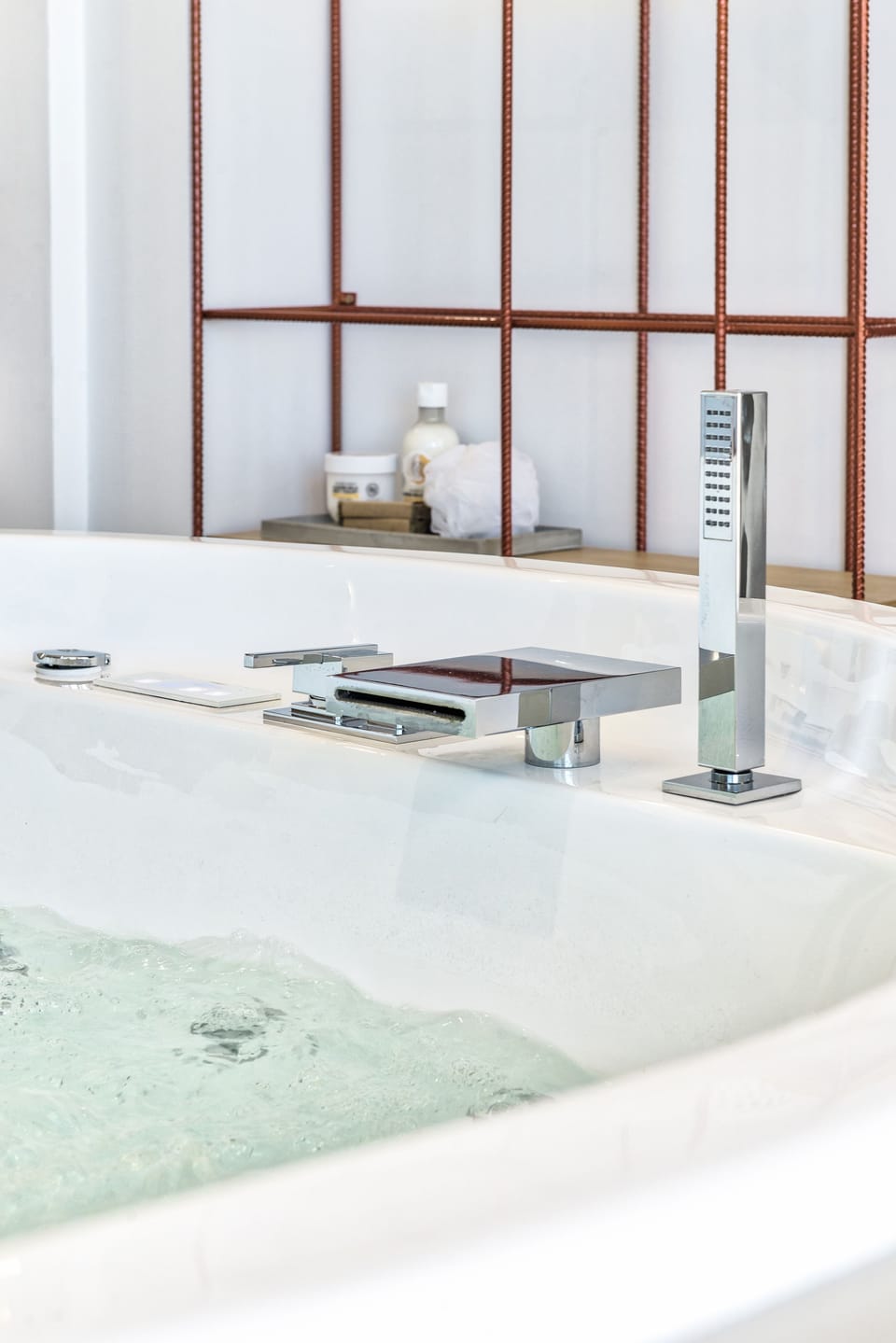 Jetted tub