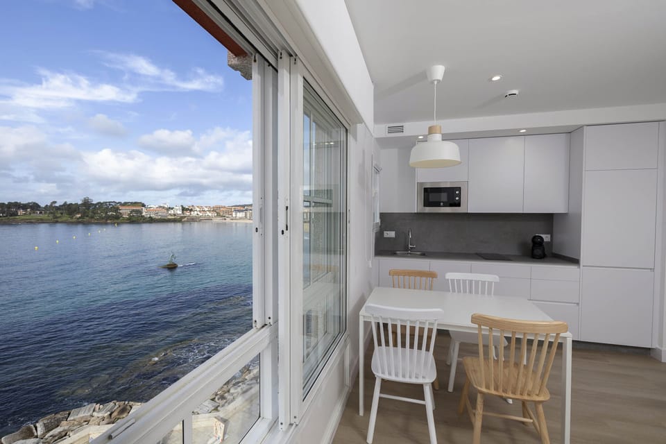Apartment, Balcony | Living area | 20-inch TV with digital channels