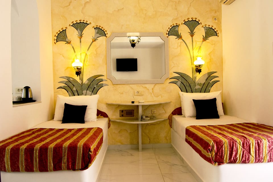 In-room safe, free WiFi, bed sheets