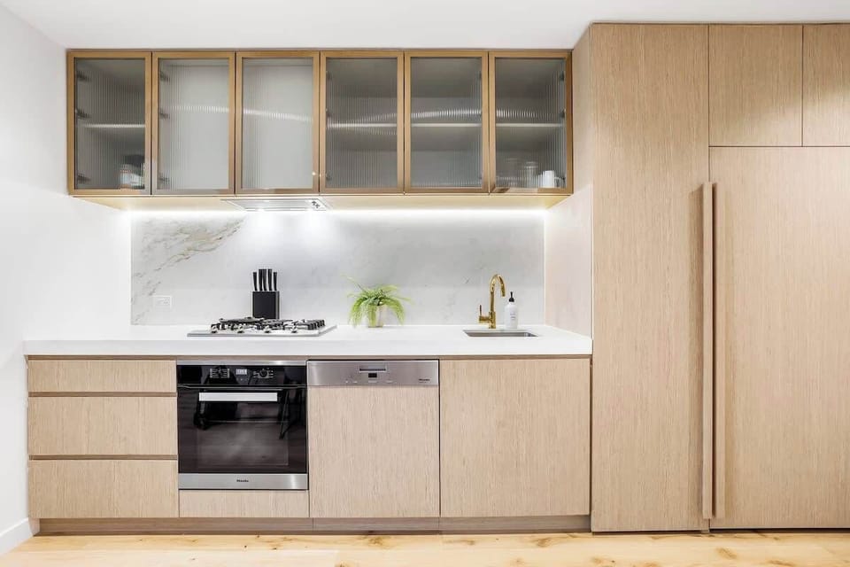 Spacious kitchen with oven, gas stovetop and dishwasher