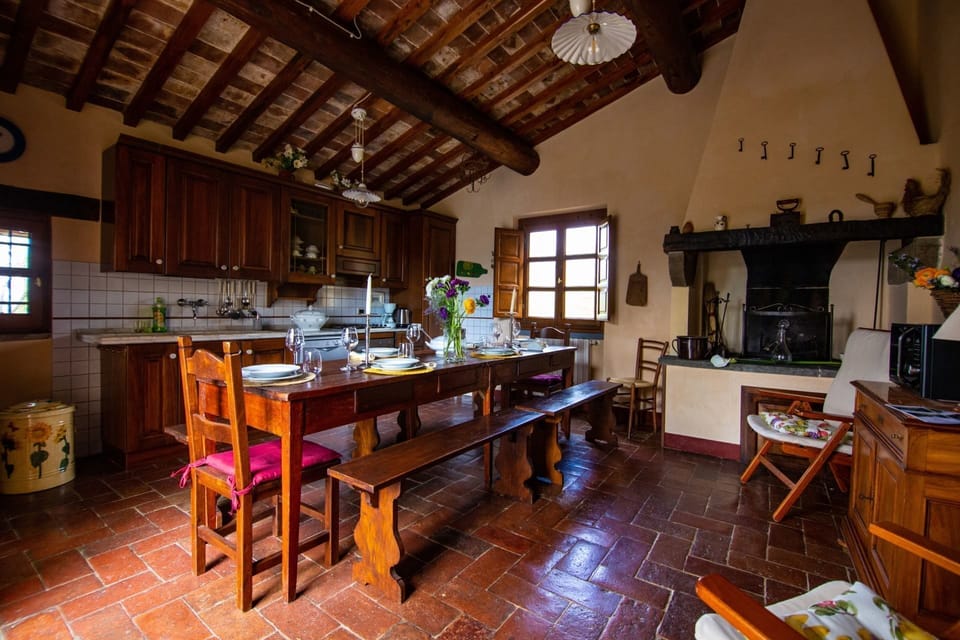 Property, Room, Building, House, Furniture, Interior Design, Real Estate, Floor, Beam, Architecture