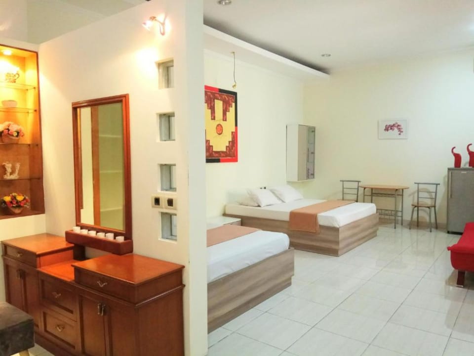 Villa | Desk, free WiFi, bed sheets