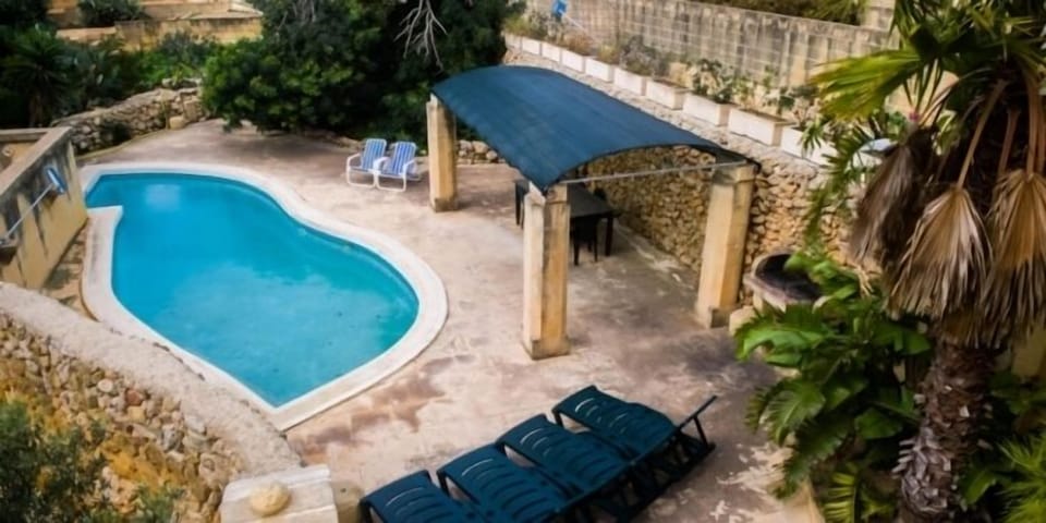 Private pool