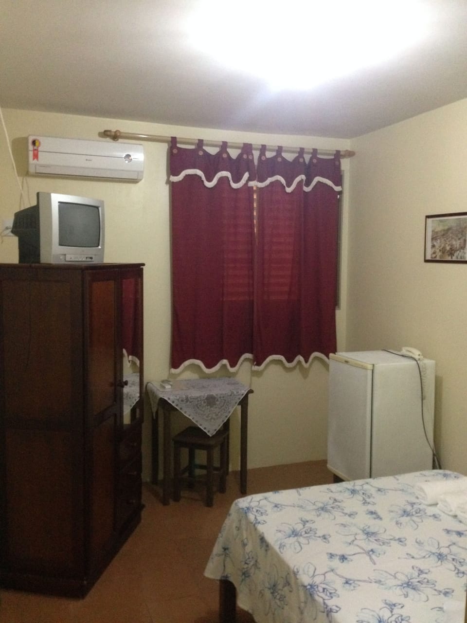 Classic Double Room | Minibar, desk, WiFi (free), bed sheets