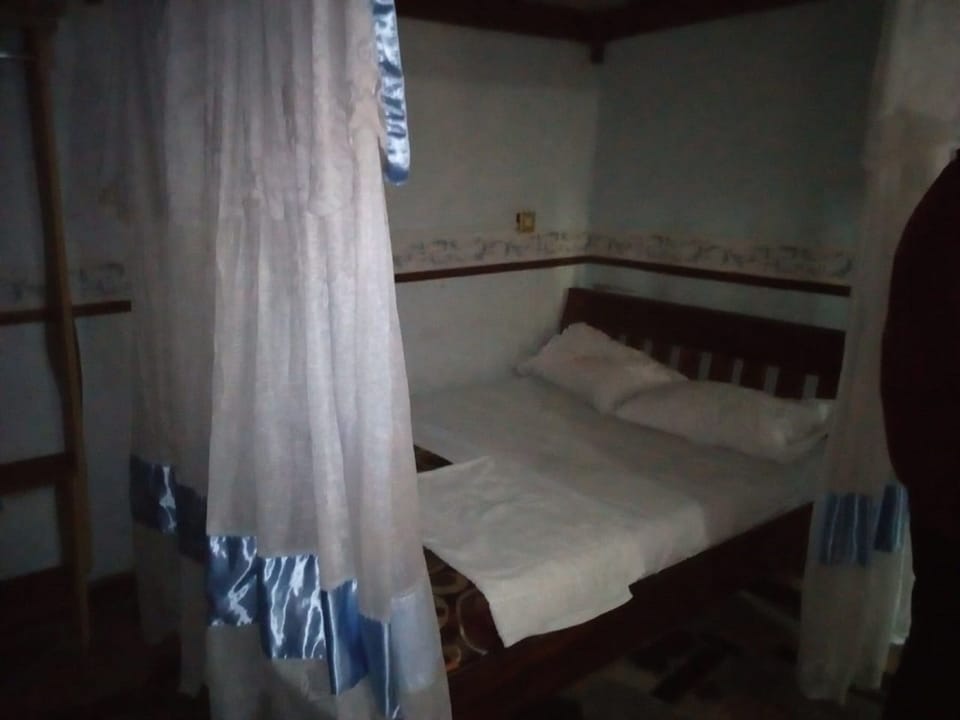 Deluxe Room | Desk, free WiFi, bed sheets
