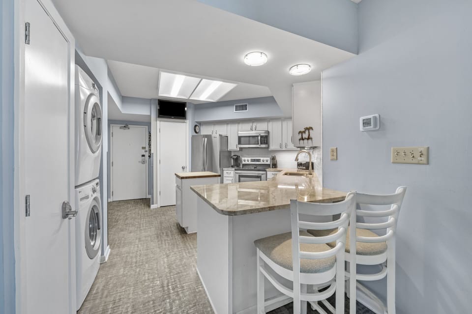 Fully Equipped Kitchen with a Breakfast Bar
