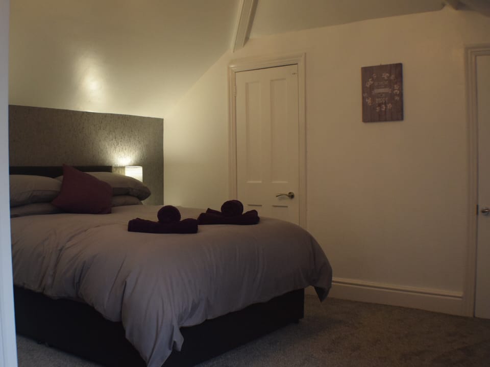 Double Room, 1 Double Bed, Mountain View (First Floor - Room Number 4) | Individually decorated, individually furnished, soundproofing, free WiFi