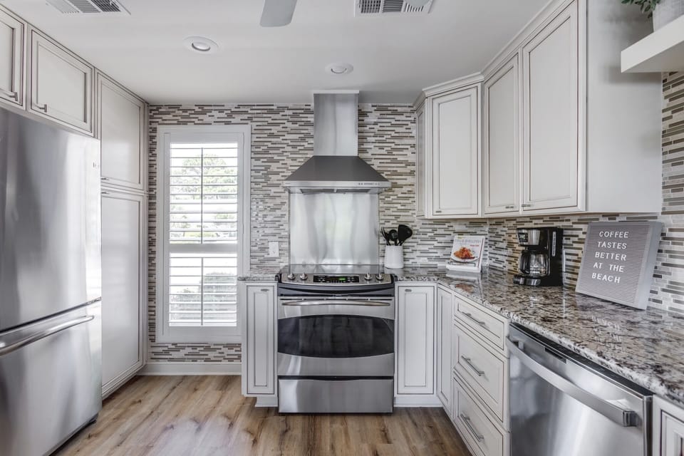Spacious kitchen fully stocked with everything you will need!